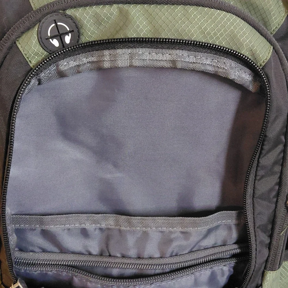 Mothybot Hydration Backpack Green Black Hiking Cycling Pack w/ 2L Water Bladder